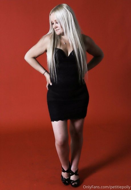 petitiepolly model porn photo