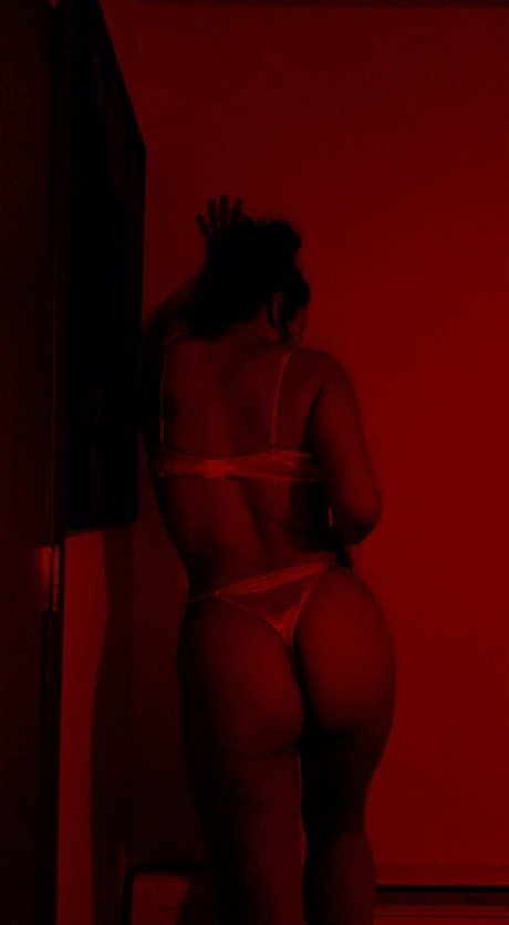 bigbooootyash star pics