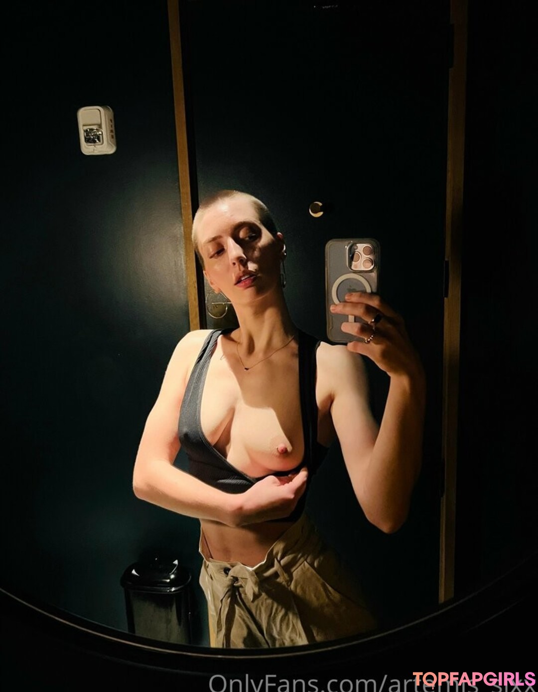 artemis sixx star sexy pictures