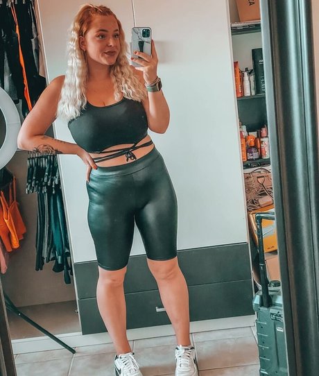 Sarah Neuhaus star pornographic gallery