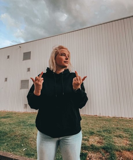 russian mom onlyfans sex image