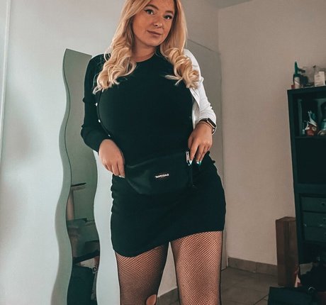 Sarah Neuhaus pornstar hot photos