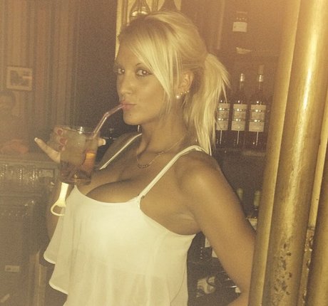 Gatina 22 naked star photo