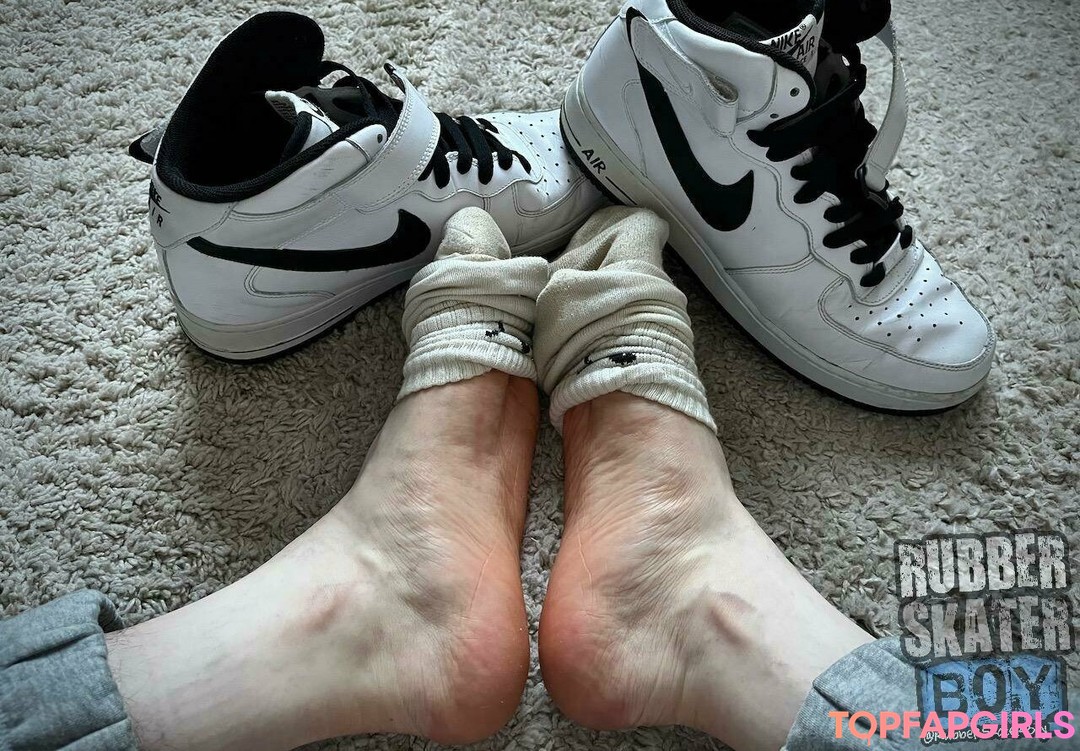 rubberskaterboy model hot pic