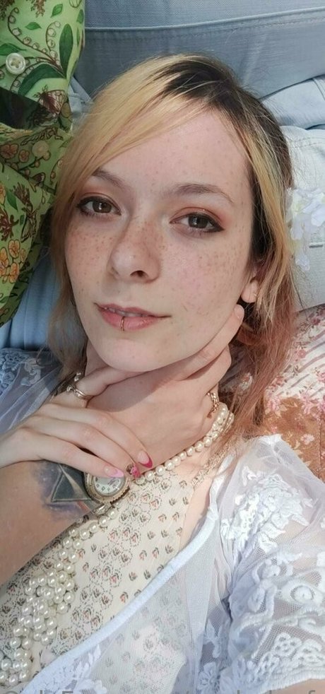 sophaloaf of pornographic actress image