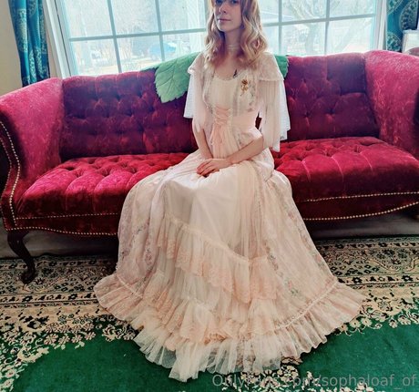 sophaloaf of star nude img