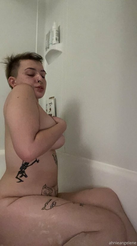 bodybuilder male onlyfans adult picture