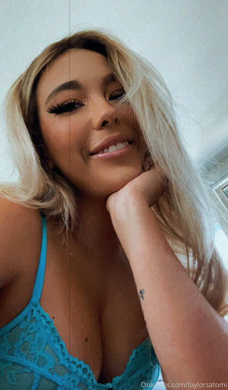 taylorsatomi pornographic star photo