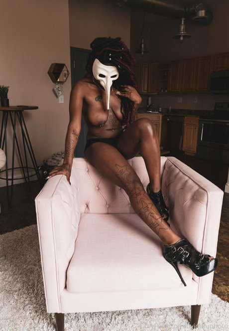 oyinoluphoto adult model archive