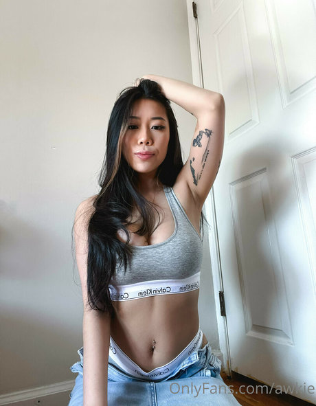 Awkie hot star image