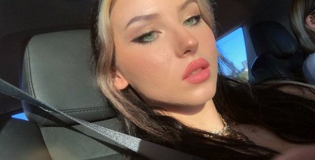 katyakittyxo model adult pics