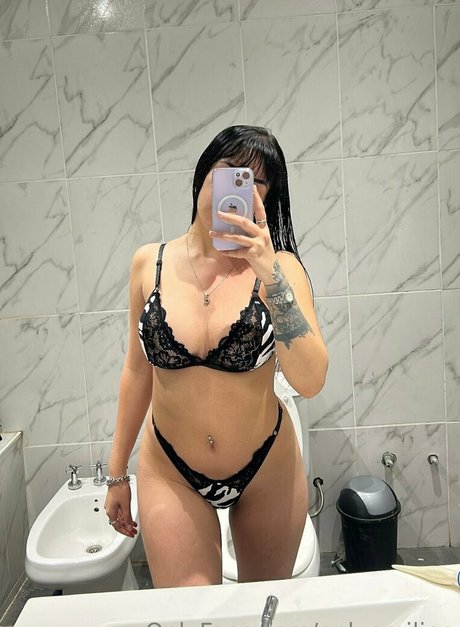 onlyemiliee model xxx photo