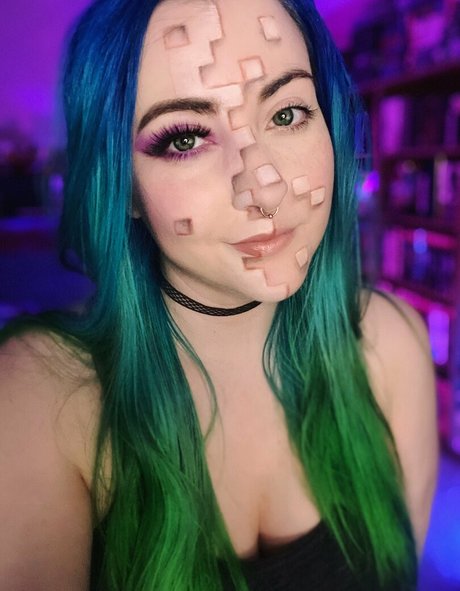 Afkayt pornographic model picture