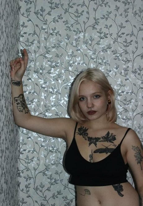 foxy bright pornstar art pics