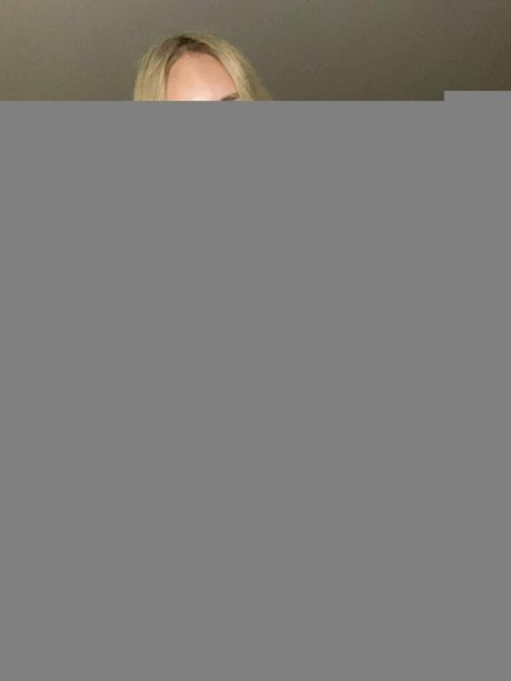 petitelux nudes actress pic