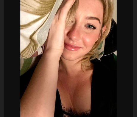 Creative Calm ASMR model sexy img