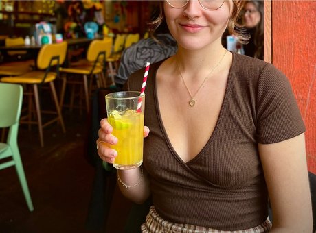 Lottie Blooms hot star pic