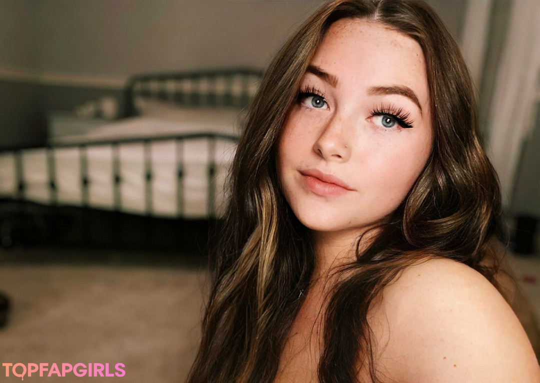 cherrixluna xxx model photo