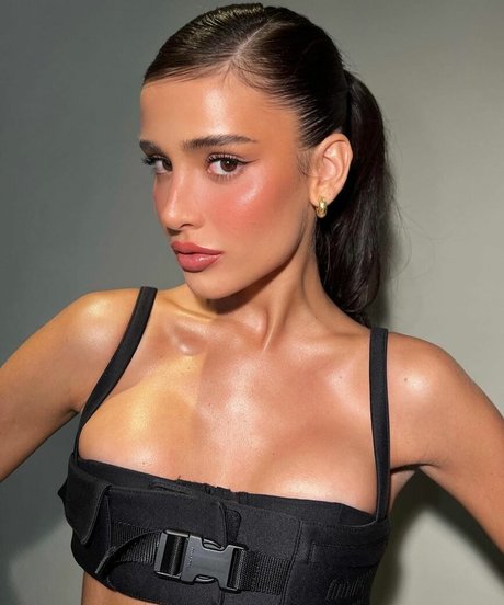 Livia Nunes Marques sexy star archive