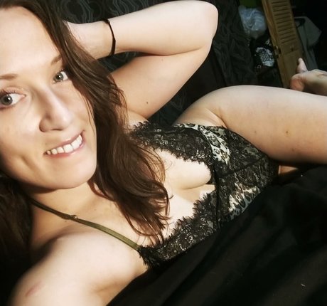 Infernal Aphrodite hot model photos