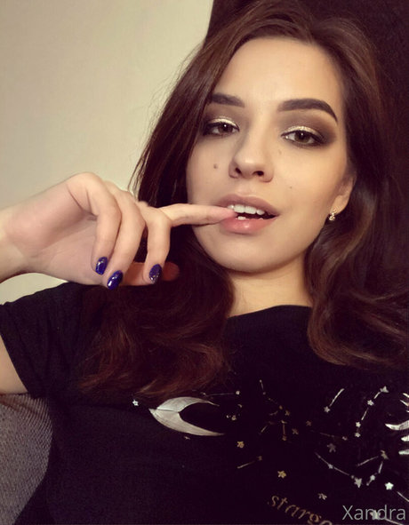 xandra sue beautiful model image