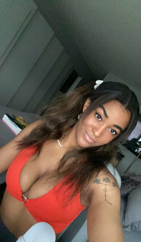 sensual onlyfans pretty image