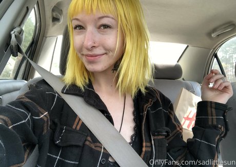 sadlittlesun pornographic star img