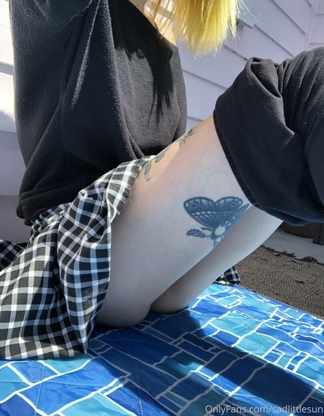 sadlittlesun model porn gallery