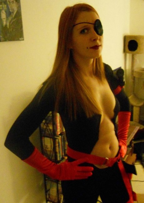 Natural Red free actress photos