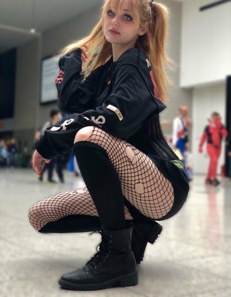 Dampptowel top actress pics