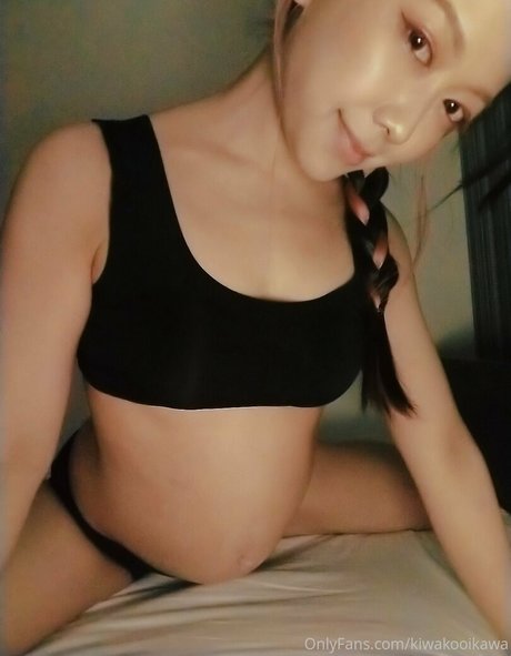 kiwakooikawa naked model image