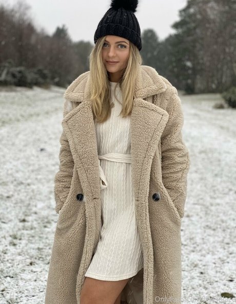 busty onlyfans exclusive gallery