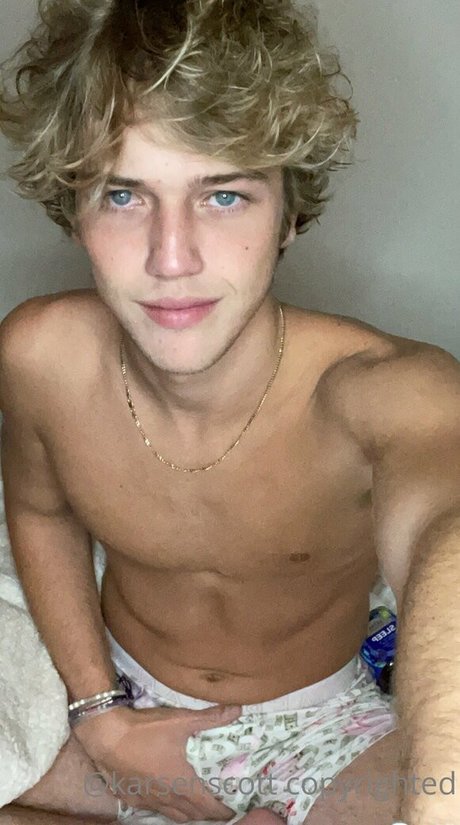 karsen scott model exclusive img