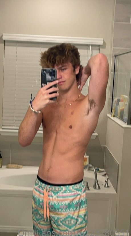 karsen scott pretty star photo