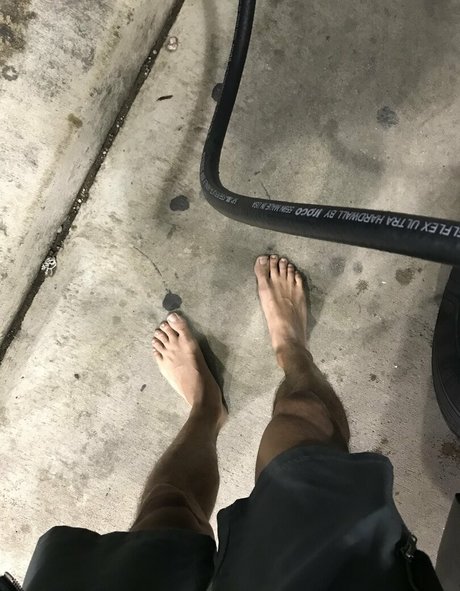 barefeeticus hd actress pics