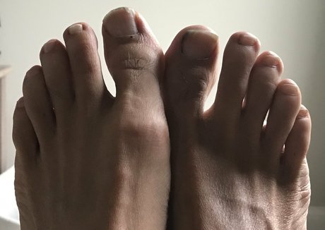 barefeeticus star adult photos