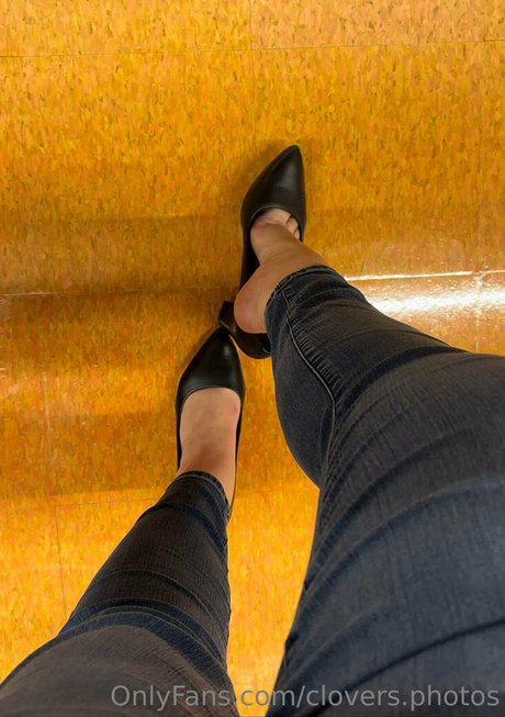 clovers photos nudes actress images