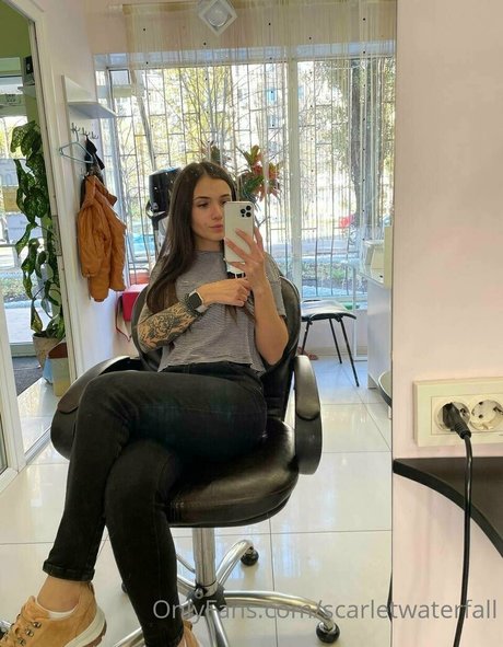 scarletwaterfall naked pornstar pic