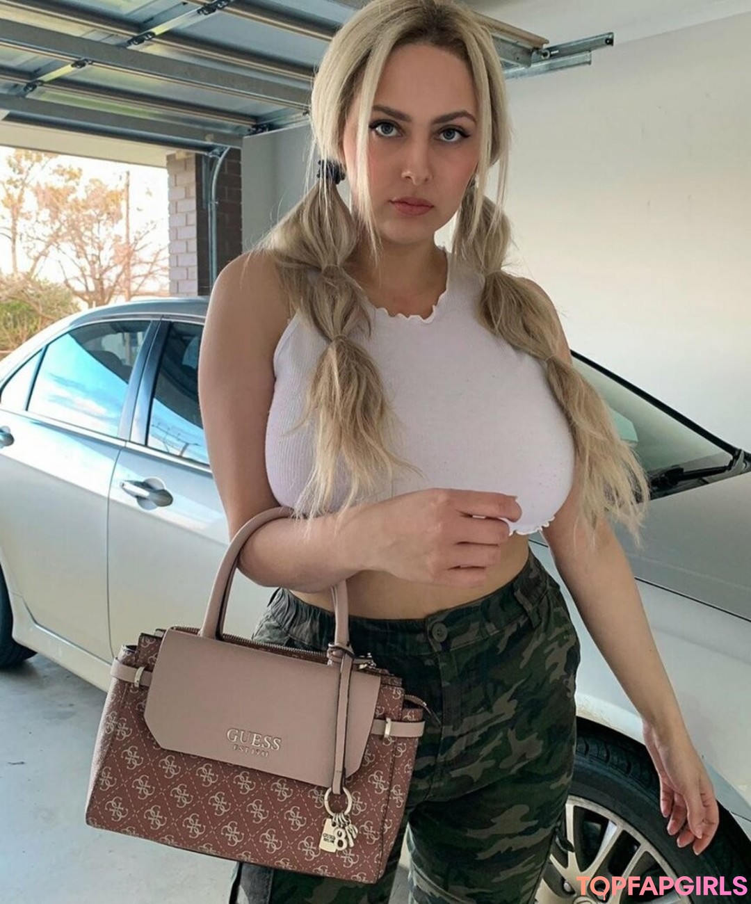 RachelElizabeth model nude gallery