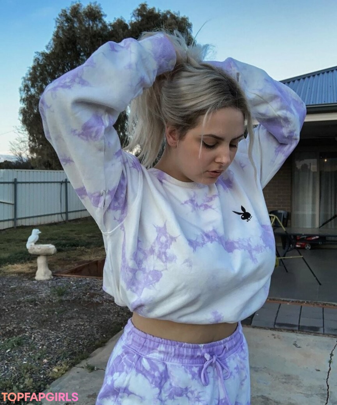 RachelElizabeth profile image