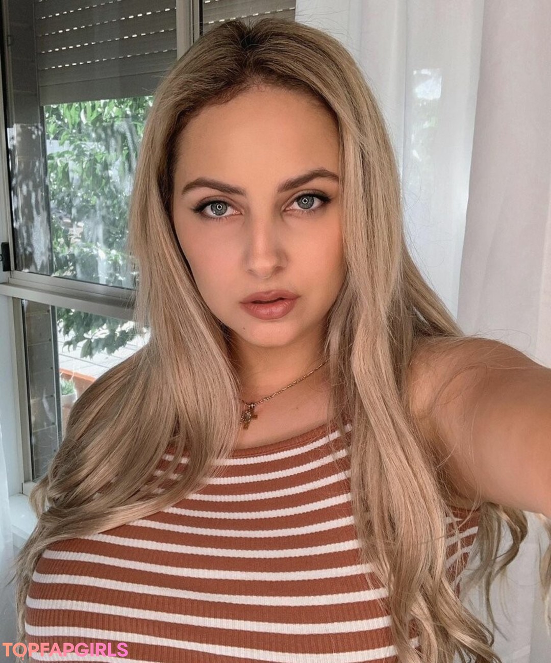 RachelElizabeth top profile image