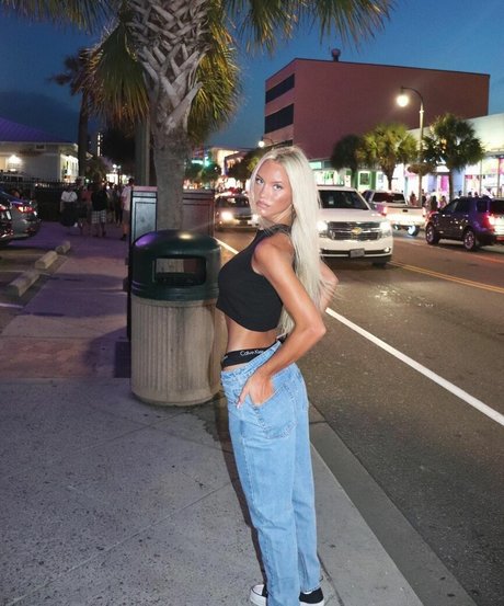 jerk off onlyfans free nude photo