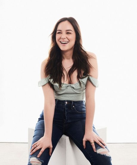 Hayley Orrantia nice pornstar galleries