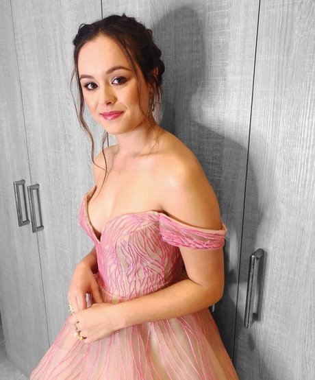 Hayley Orrantia porn actress pic