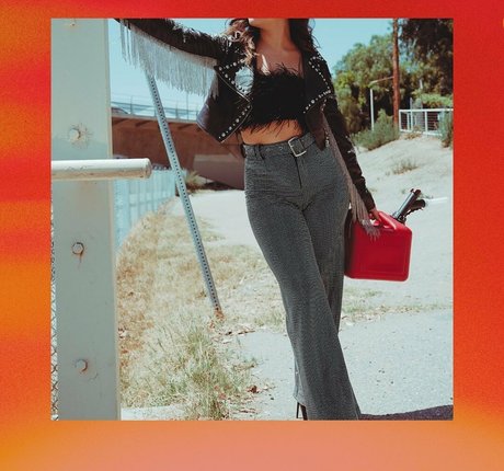 Hayley Orrantia adult star pic