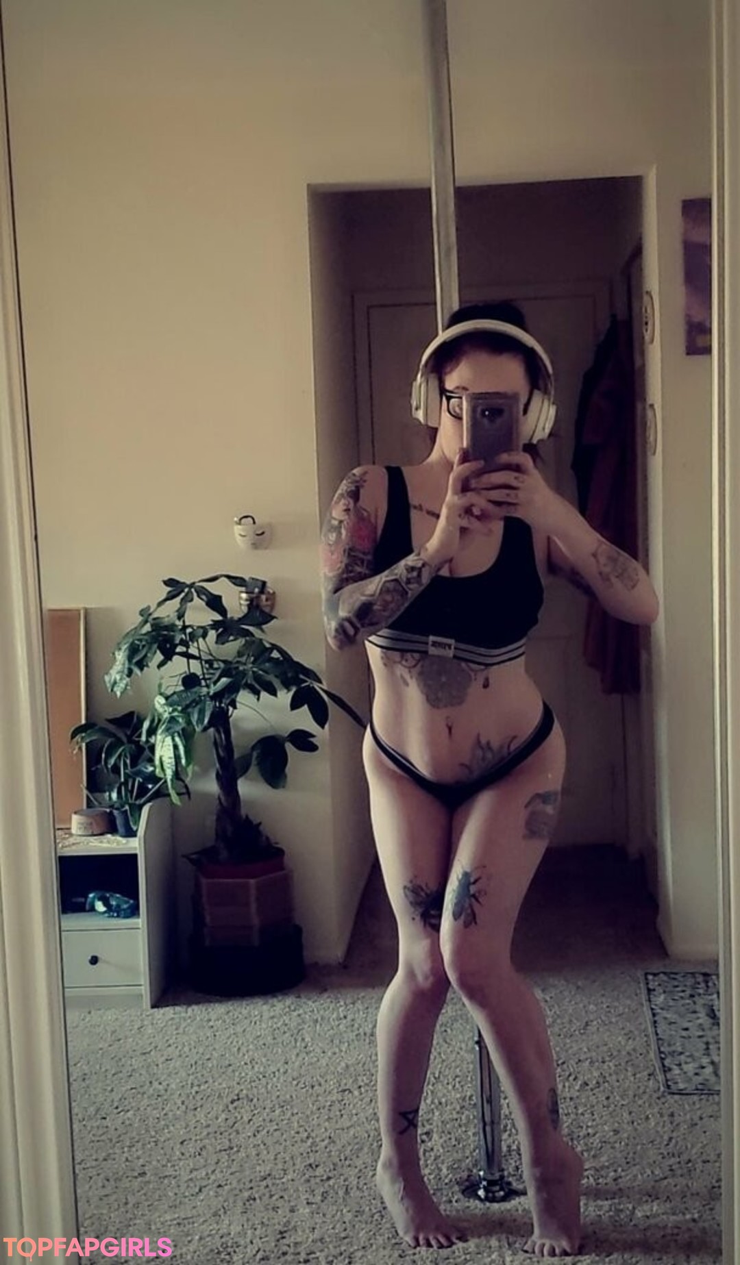 salemmoonfree xxx pornstar img