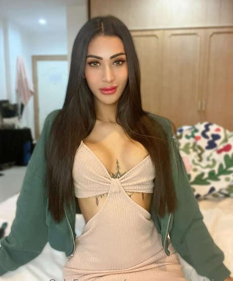 aummyamyladyboy model erotic img