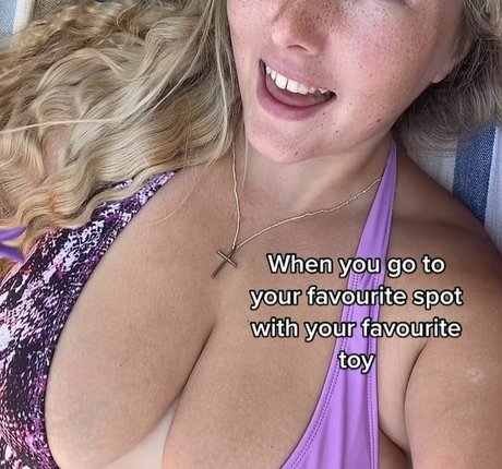 Lexi Kent star top archive