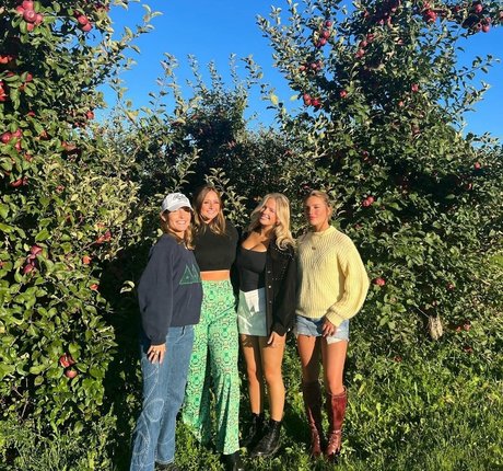 Ashley Hackel top profile image