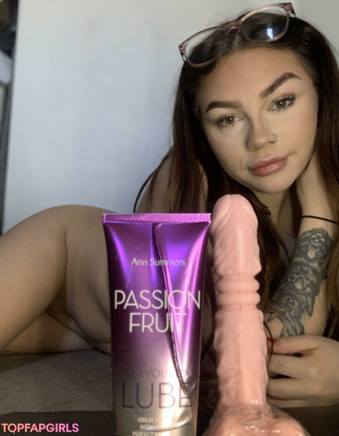 Joy Blue nude pornstar picture